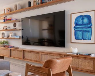 Sala de estar com painéis